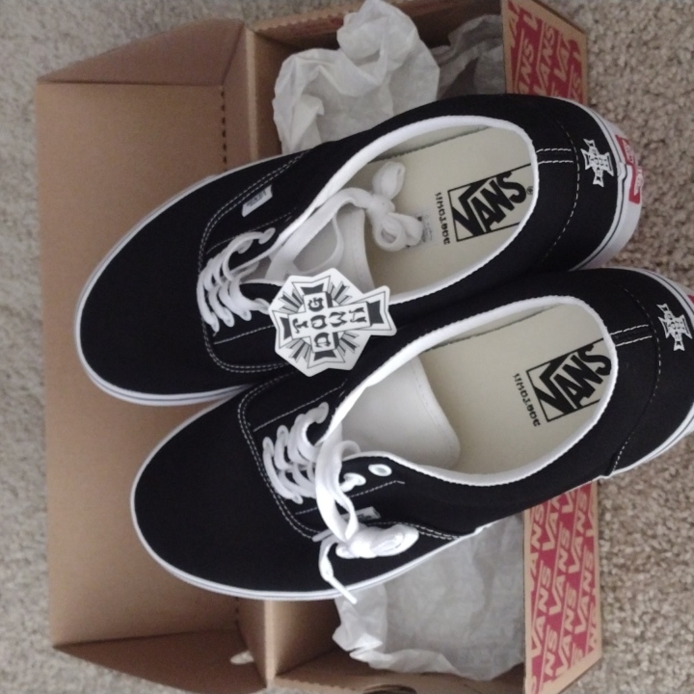 Vans Dogtown Shoes Collab mens size 13 black and white Era Style